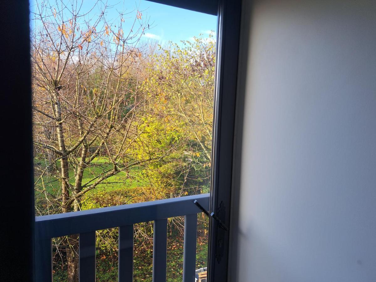Au Chat Perche Espace Familial Mareil-sur-Mauldre Exterior foto